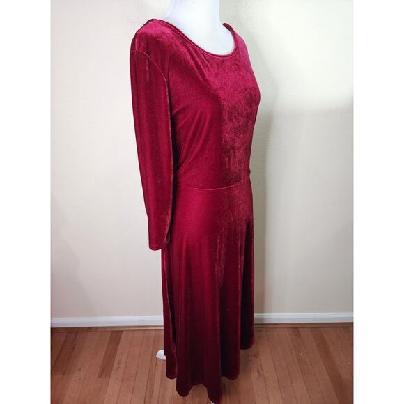 Suzanne Betro Burgundy Red Stretch Velvet 3/4 Sleeve Midi Dress Size Medium - Picture 3 of 7